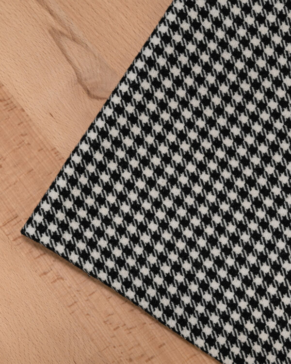 Pepita black / white fabric for your Porsche.