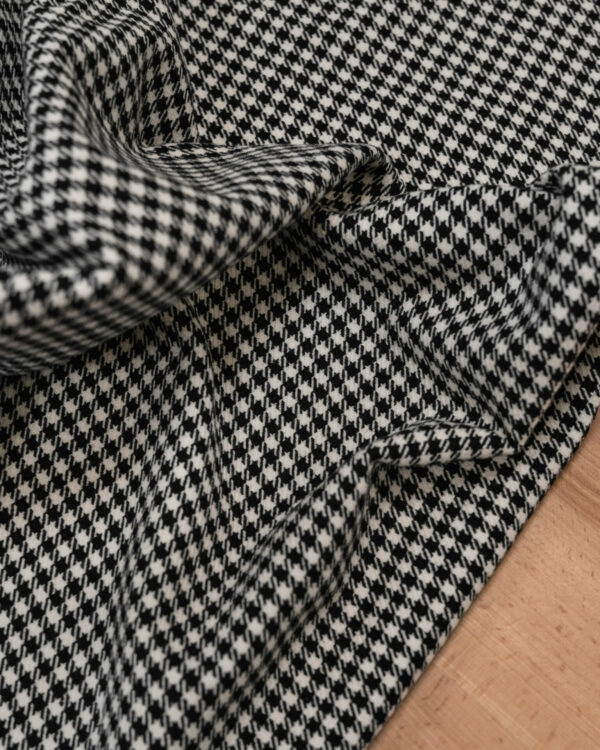 Pepita black / white fabric for your Porsche.