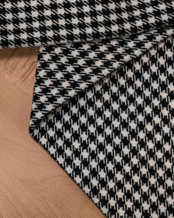 Pepita black / white fabric for your Porsche.
