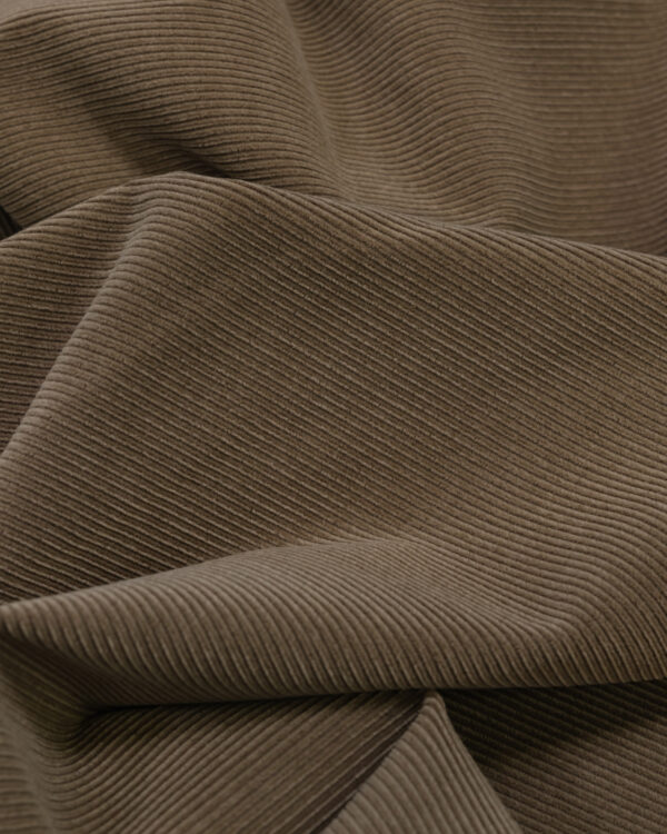 Kordsamt / Corduroy / Cord / Cord velvet fine fabric in beige.