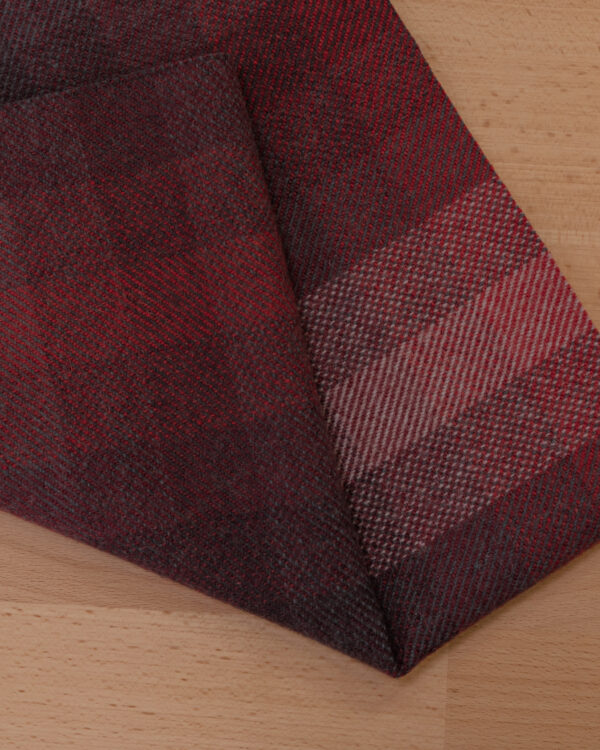 Multicolor red fabric plaid for your Porsche.