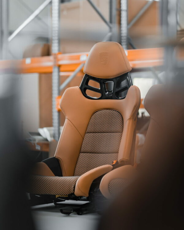 Custom seat inserts LWB 918 carbon buckets – Bild 40