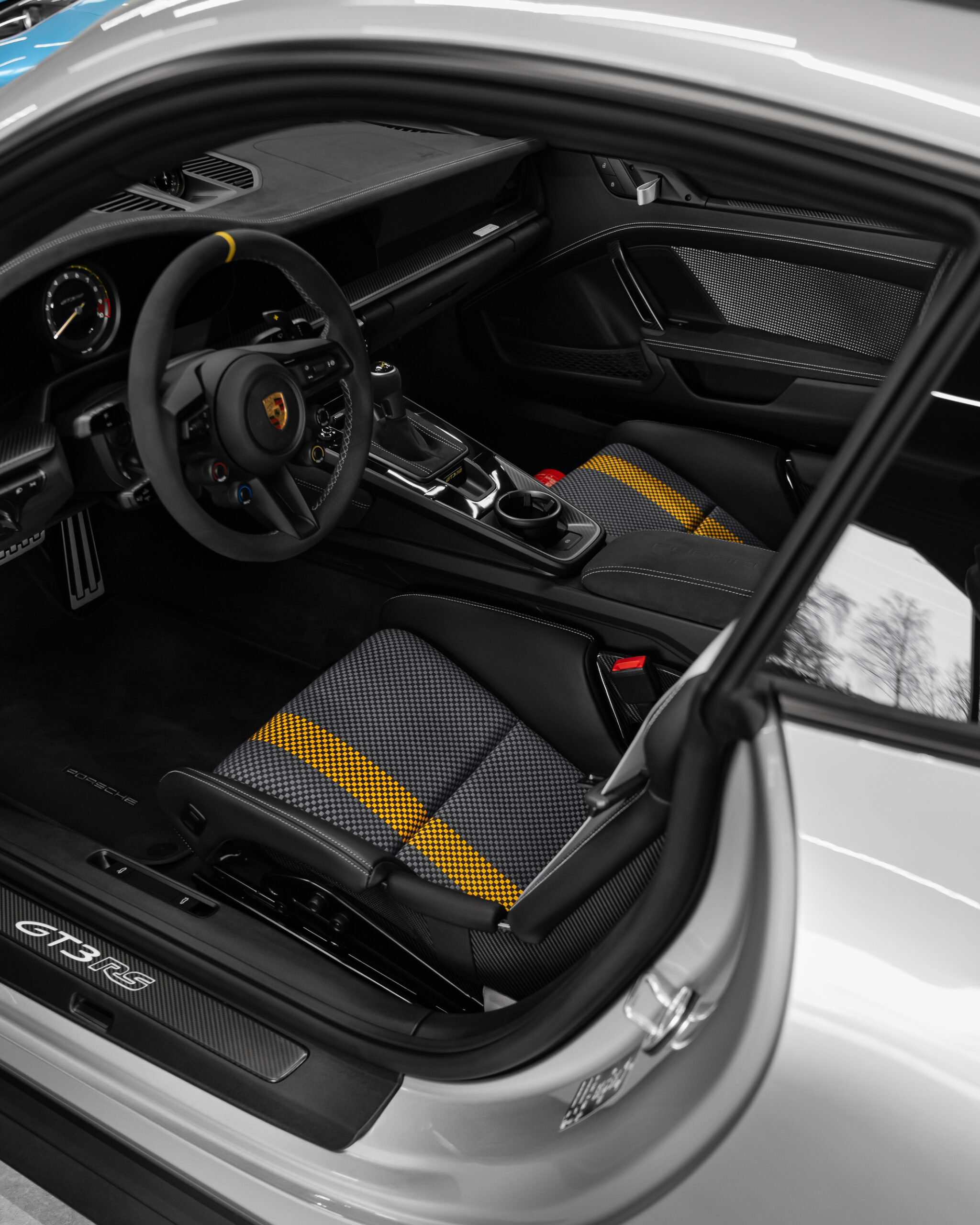Custom seat inserts LWB 918 carbon buckets – Bild 280