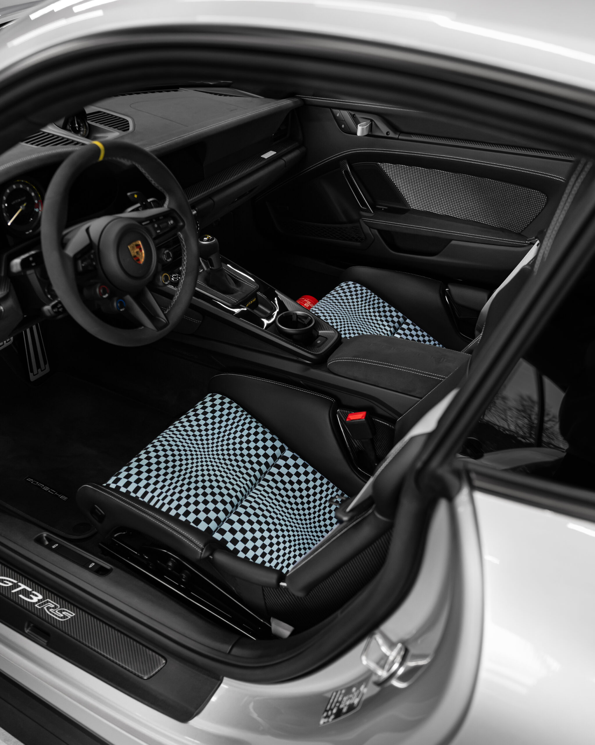 Custom seat inserts LWB 918 carbon buckets – Bild 283