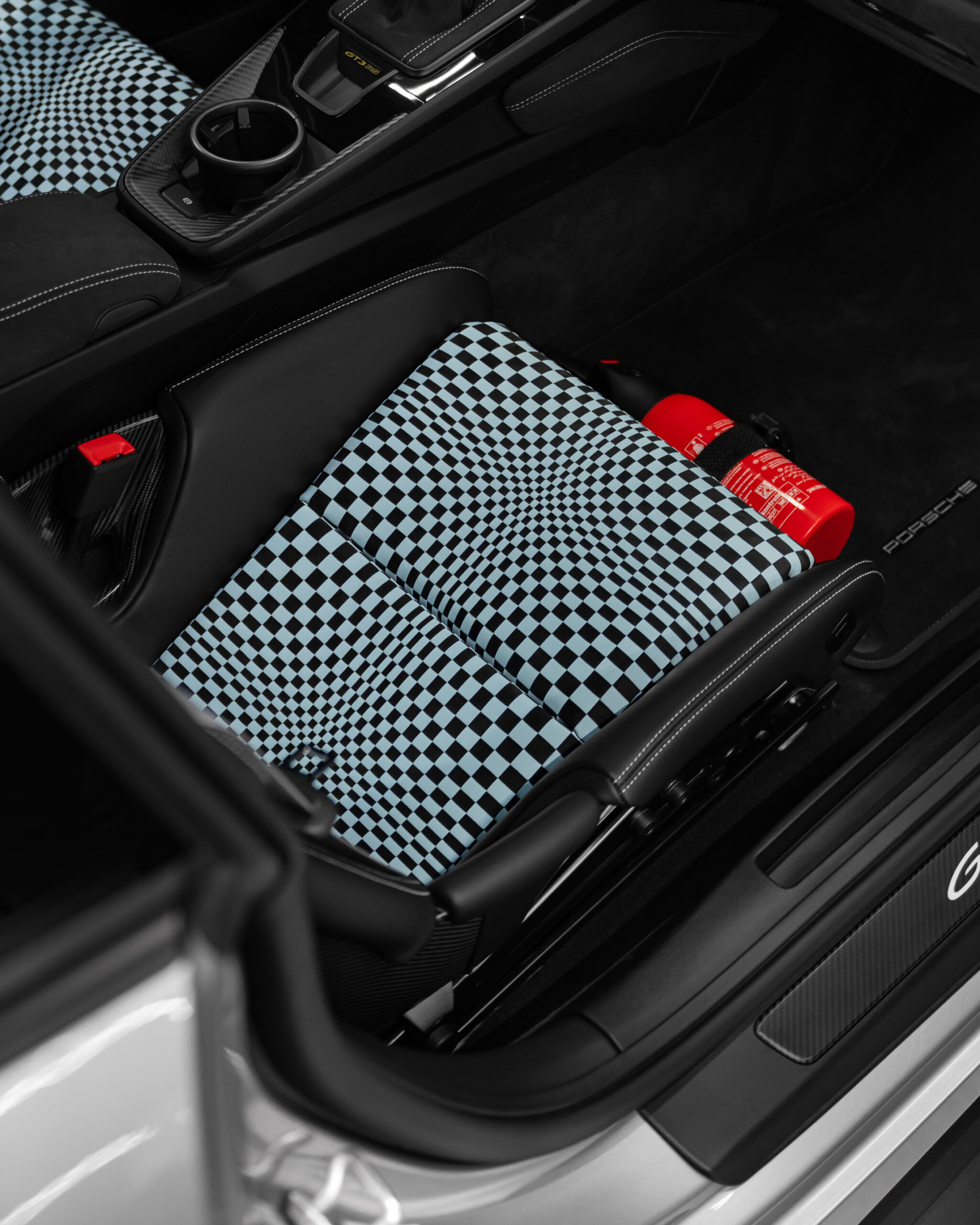 Custom seat inserts LWB 918 carbon buckets – Bild 285