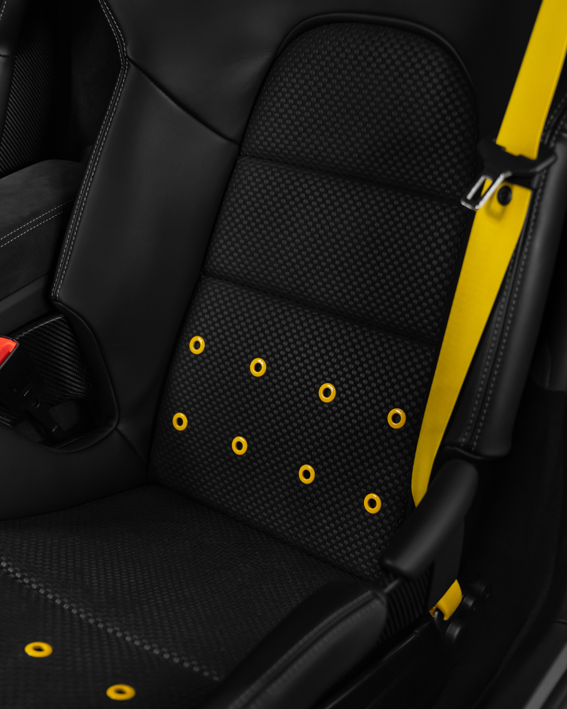 Custom seat inserts LWB 918 carbon buckets – Bild 289