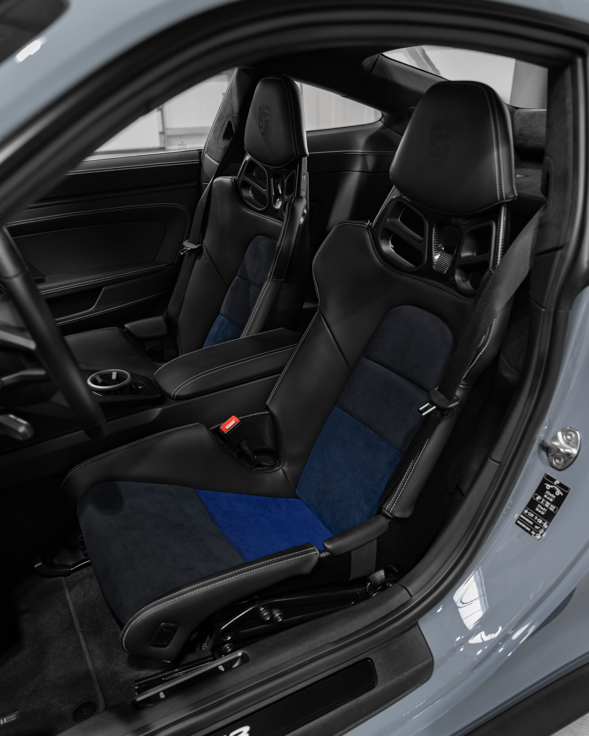 Custom seat inserts LWB 918 carbon buckets – Bild 303