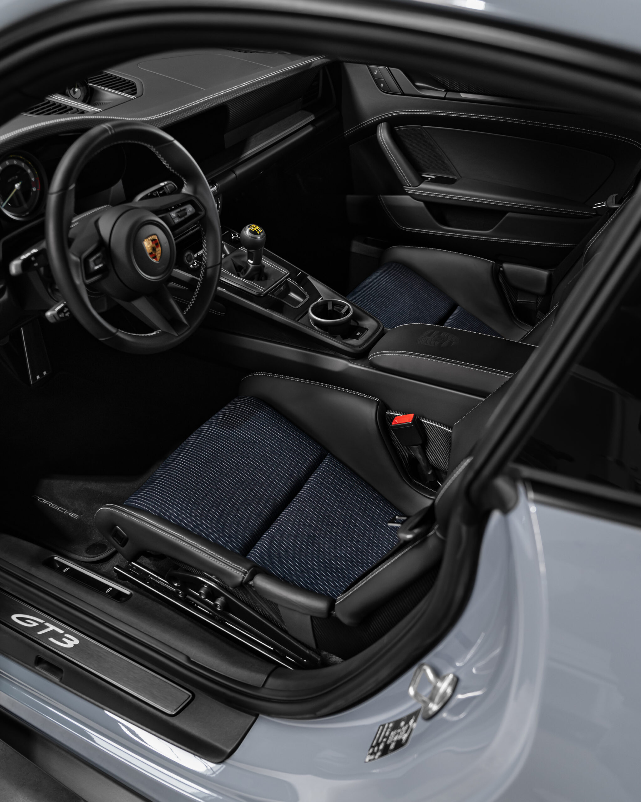 Custom seat inserts LWB 918 carbon buckets – Bild 291
