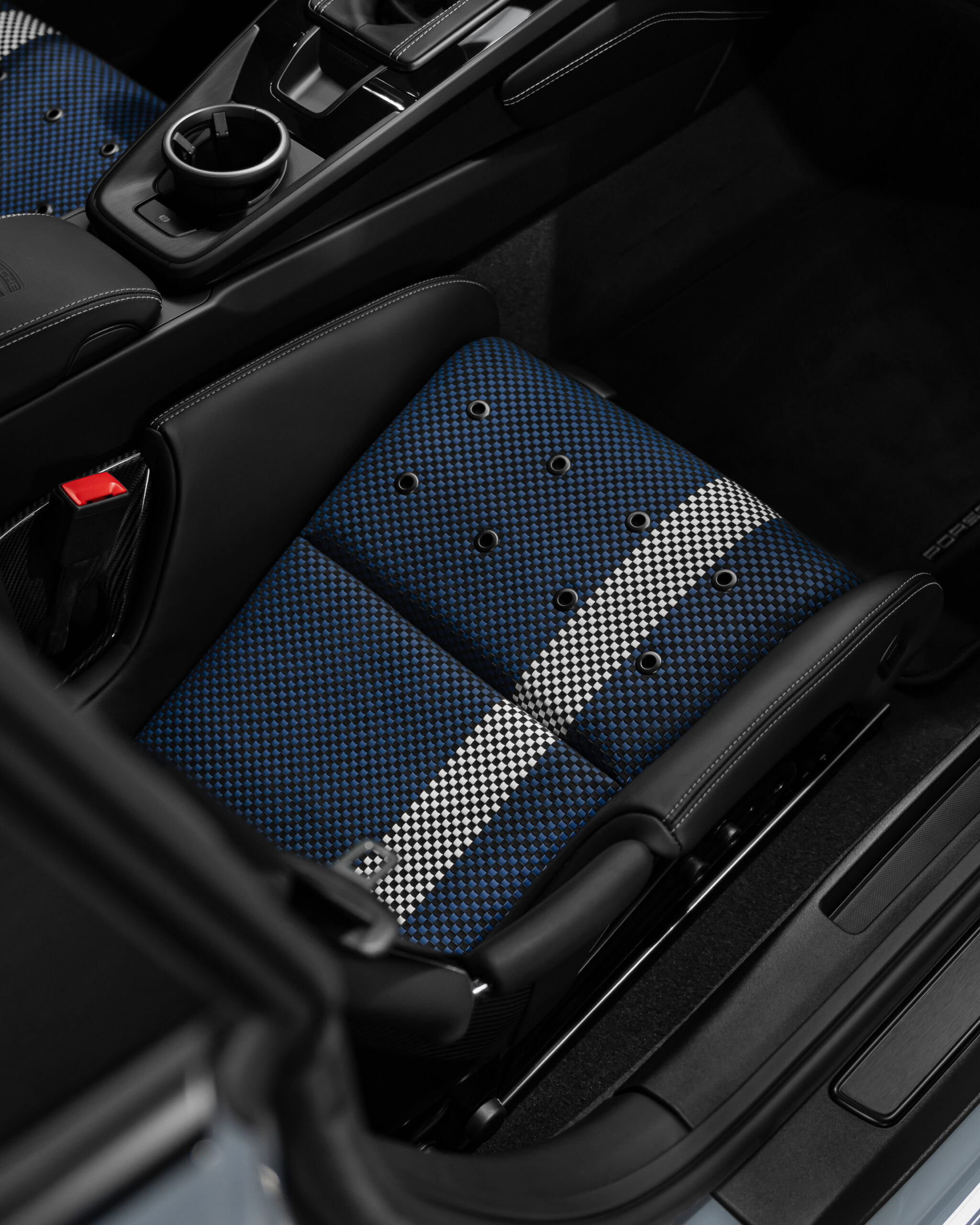 Custom seat inserts LWB 918 carbon buckets – Bild 296
