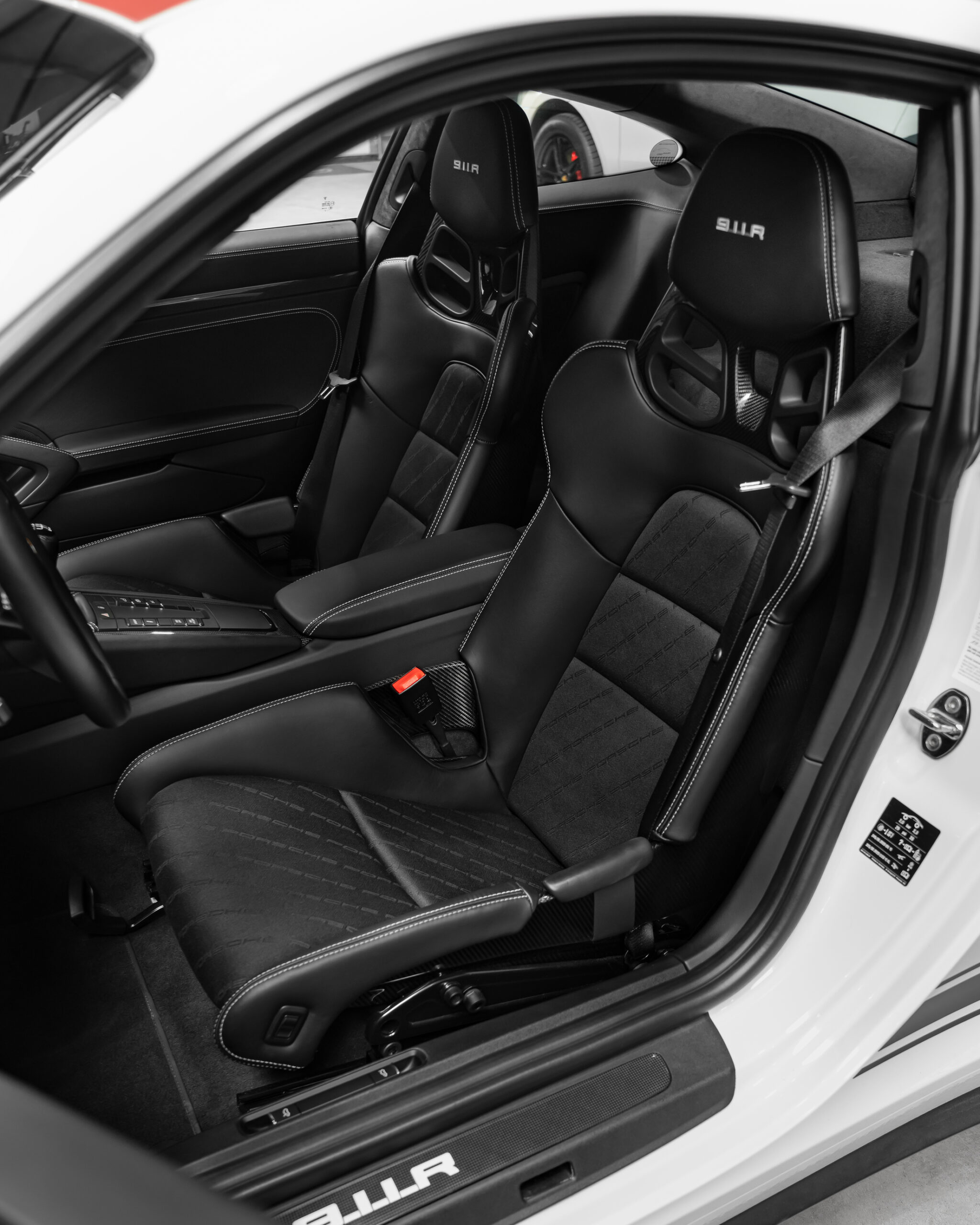 Custom seat inserts LWB 918 carbon buckets – Bild 306