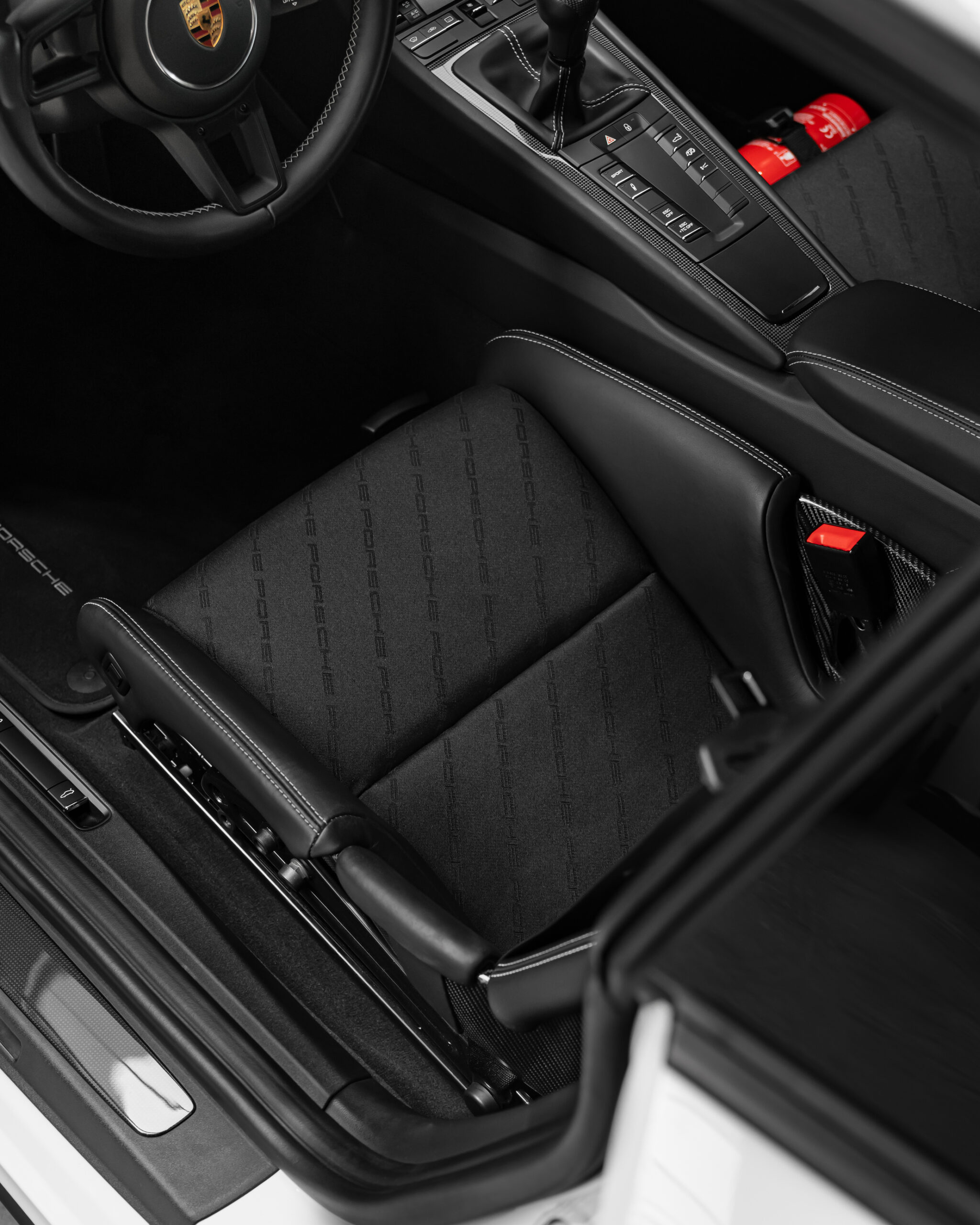 Custom seat inserts LWB 918 carbon buckets – Bild 307