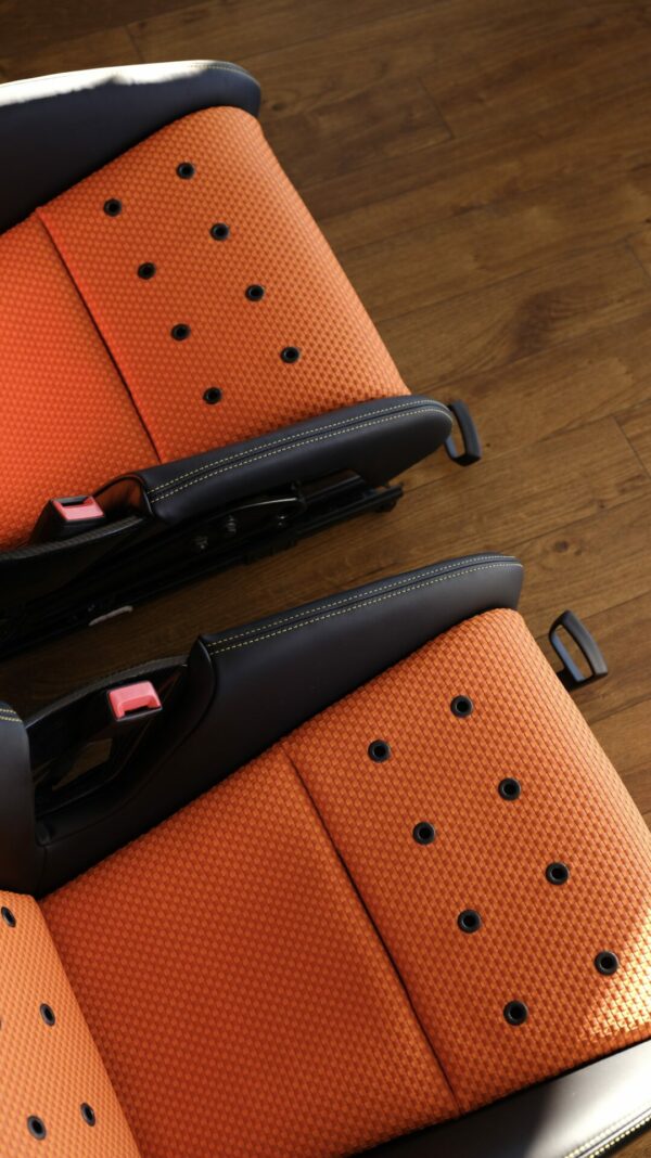 Custom seat inserts LWB 918 carbon buckets – Bild 34