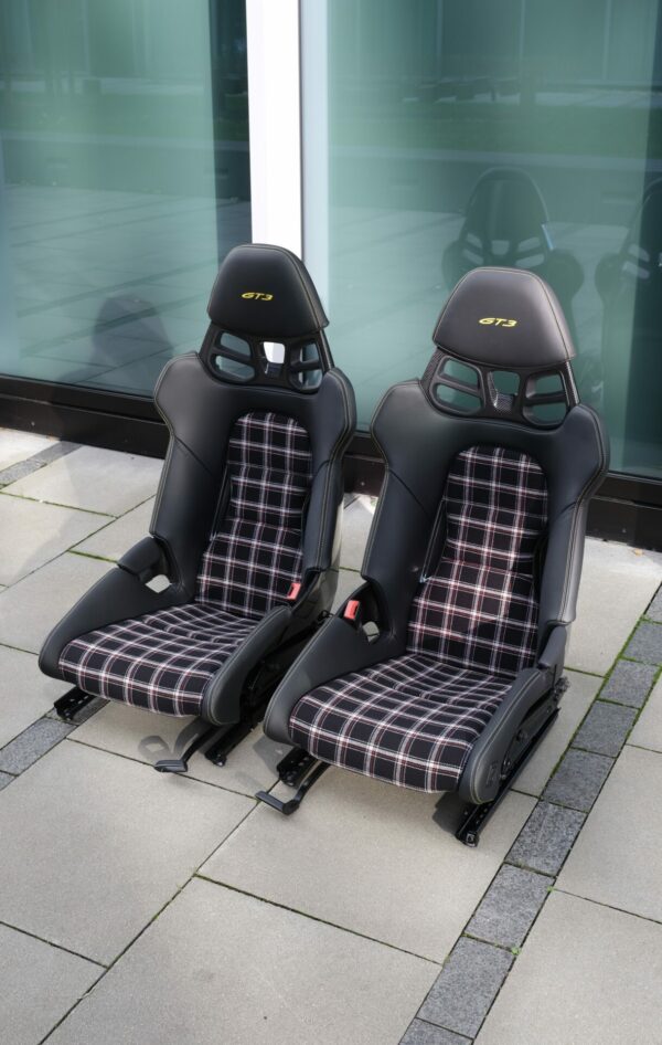 Custom seat inserts LWB 918 carbon buckets – Bild 33