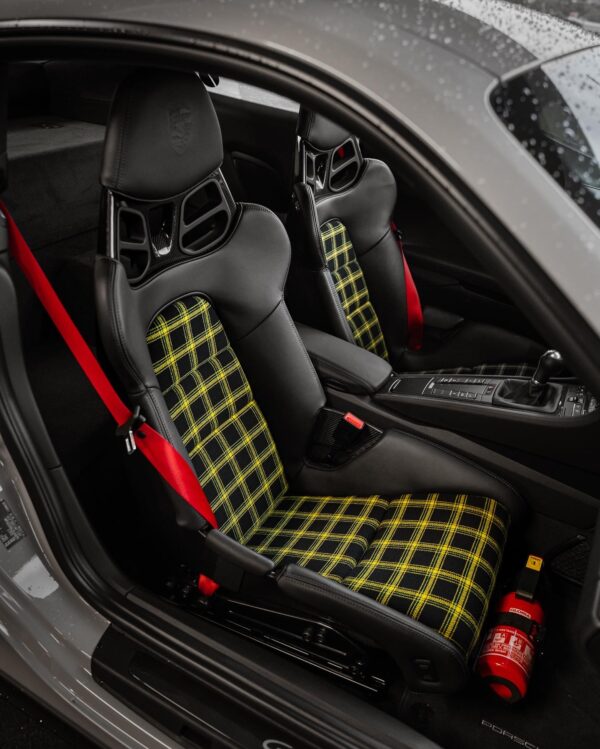 Custom seat inserts LWB 918 carbon buckets – Bild 4