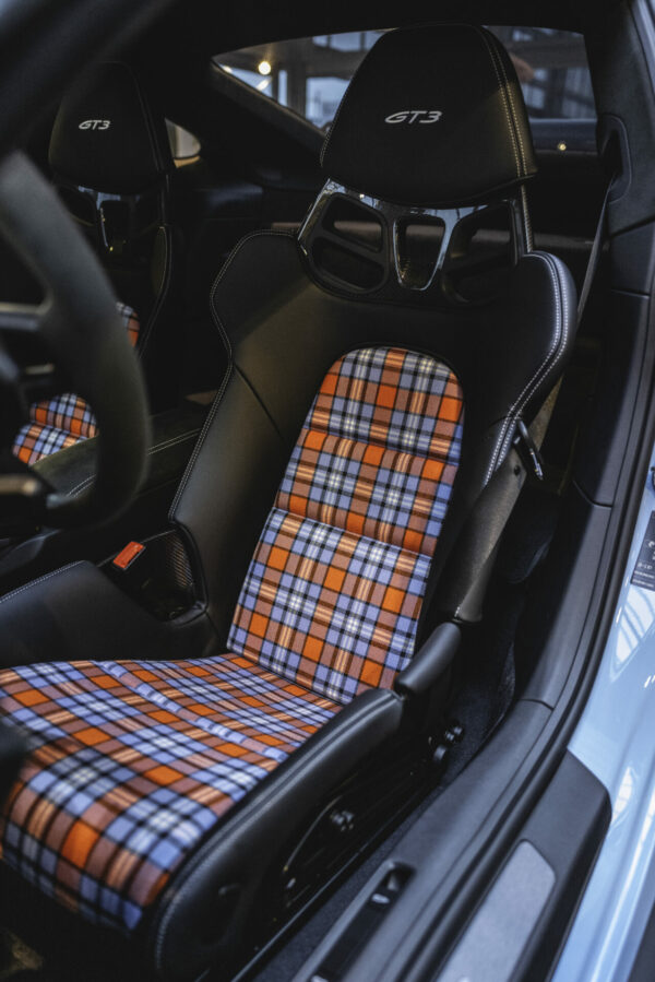 Custom seat inserts LWB 918 carbon buckets – Bild 37