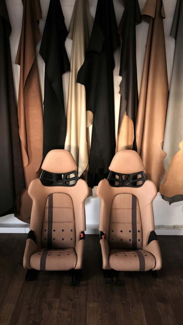 Custom seat inserts LWB 918 carbon buckets – Bild 35