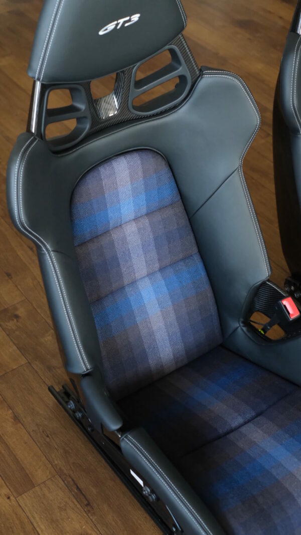 Custom seat inserts LWB 918 carbon buckets – Bild 9