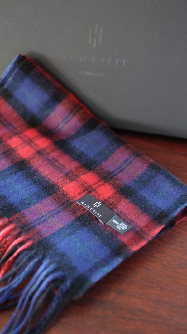 Hantritt tartan red & blue wool scarf – Bild 10