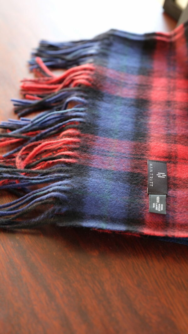 Hantritt tartan red & blue wool scarf – Bild 4