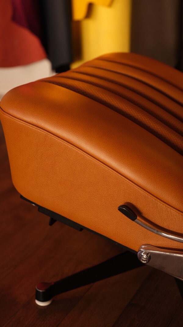 Custom lounge & office chair - Image 9