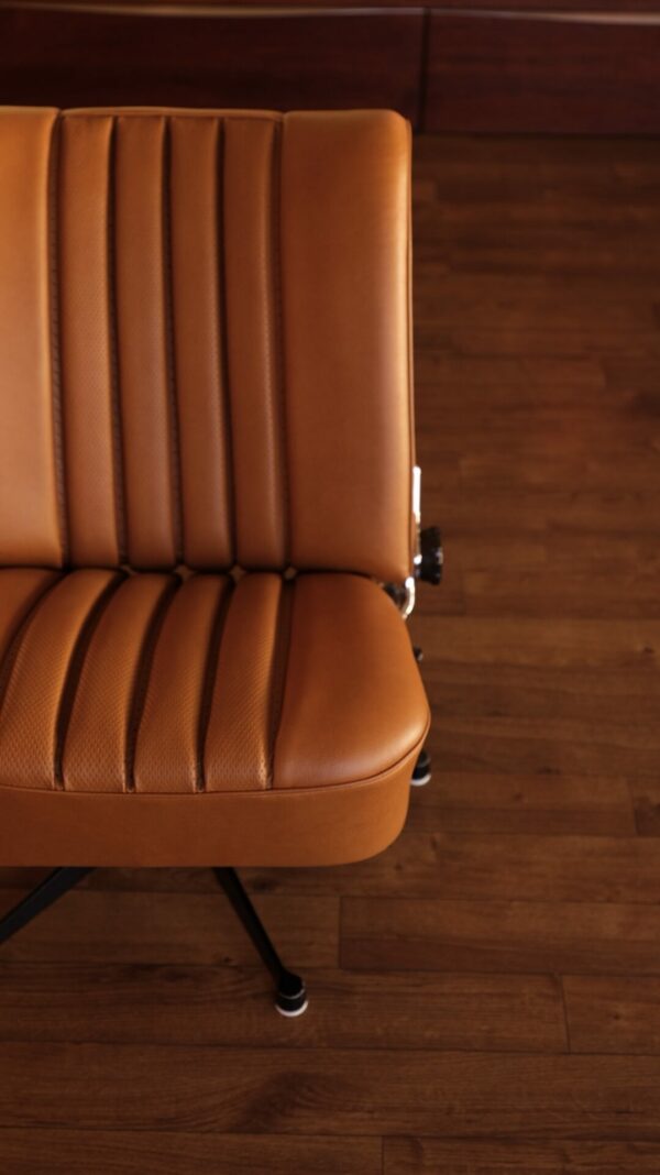 Custom lounge & office chair - Image 10