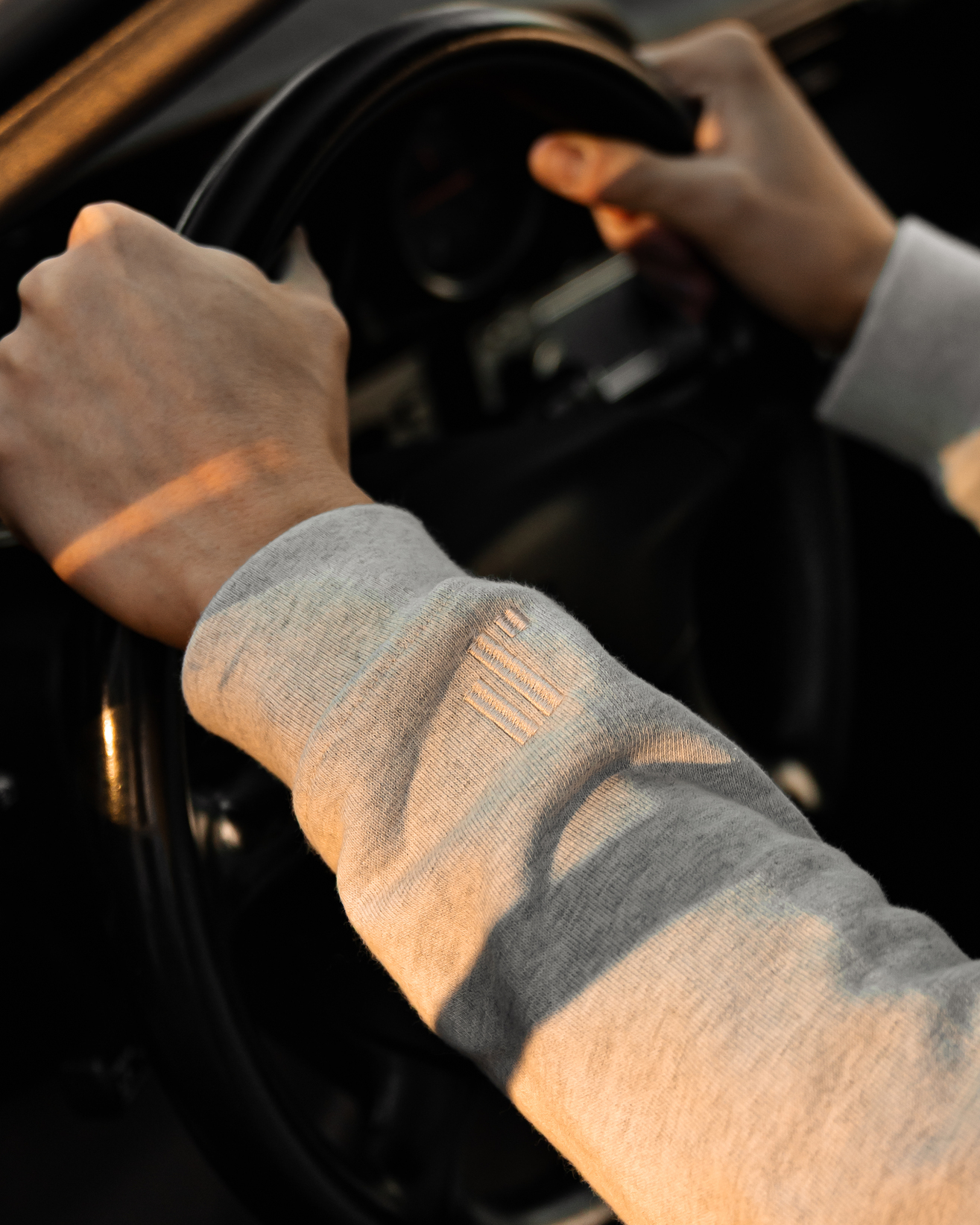 JUSTIN PLACEK – “Heritage Heather Grey” Premium Sweatshirt – Bild 25