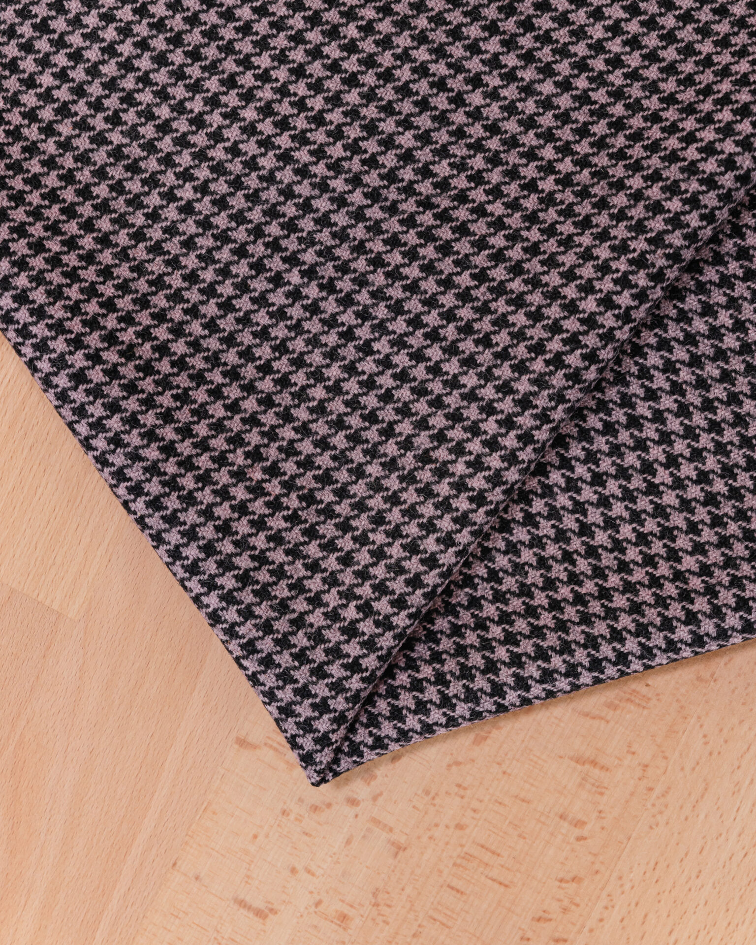 Houndstooth black & mauve